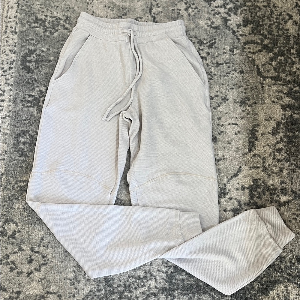 Alo Joggers- Bone